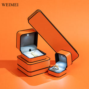 WEIMEI elegante PU cuero joyería pulsera colgante caja de regalo con luz LED para exhibición de joyería boda Día de San Valentín - Product Image 3