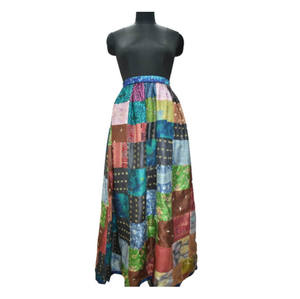 Falda de seda reversible Look Boho Patchwork Falda Lounge Wear Big Flair Multi Color Falda larga hecha a mano - Product Image 1