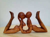 Statue de couple abstraite romantique en bois en forme de cœur, faite à la main, de haute qualité, écologique et durable, style Art Déco