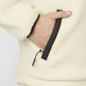 Sudadera con Capucha de Forro Polar Sherpa, Cuello Alto, Suave y Cálida, Diseño Transpirable para Conjuntos Casuales Modernos, Ofrece Comodidad - Product Image 4