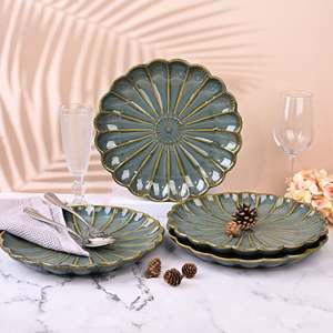 Assiettes en céramique marron en forme de fleur, lot de 4, 10,5 pouces, design bohème, personnalisables pour la maison et les fêtes, nouvelle collection pour hôtels - Product Image 1