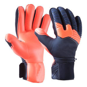 Gants de gardien de but en matériau PU forte adhérence coupe négative utilisation extérieure Protection des doigts pour le football de football - Product Image 1