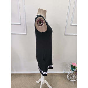 Vestido corto de viscosa con tirantes y cuello en V para mujer, con bolsillos, 32904 - Negro - Product Image 5