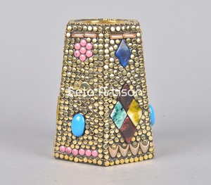 Brûleur d'encens en laiton fabriqué à la main avec cône d'incrustation de pierre colorée et support Bakhoor pour décor de parfum de maison luxueux - Product Image 3