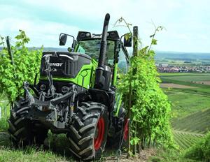 Tracteur agricole utilitaire Massey-Ferguson 4 roues motrices 21 CV avec boîte de vitesses, neuf et d'occasion, vert et noir, pour travaux sur le terrain - Product Image 2