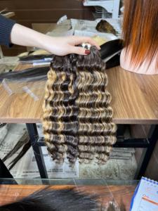 Mejor 100% Raw Virgin Deep Curly Hair en paquete de cabello ondulado vietnamita Extensión de cabello humano rizado Color de piano - Product Image 5