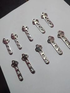 Ensemble de 10 implants orthopédiques vétérinaires approuvés CE, plaques de verrouillage TPLO en acier inoxydable, manuel, 2,4 mm - Product Image 2