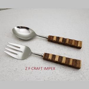 Cuillères de service à salade en acier inoxydable plaqué or avec manche en bois d'écorce de mangue Nouveaux outils de salade de conception tendance - Product Image 5