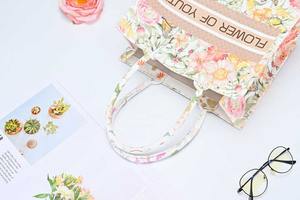 กระเป๋าผ้าแคนวาสแบบพับได้สำหรับผู้หญิงกระเป๋าผ้าคอตตอนแบบใช้ซ้ำได้ขนาดและสไตล์กำหนดได้เอง - Product Image 2