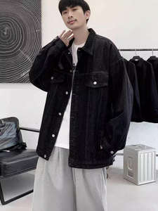 Veste en jean pour homme d'hiver haute résistance avec logo frontal Conçue pour la mode de plein air robuste Confort doux Style moderne de rue - Product Image 2