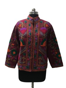 Veste en coton brodé Suzani multicolore faite à la main pour femmes veste respirante au design floral artisanal pour femmes - Product Image 2