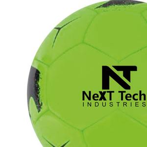 Balón de entrenamiento de fútbol de Next Tech Industries, material de PU para fines de entrenamiento con diseño personalizado y logotipo personalizado - Product Image 4
