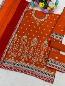 Traje Sharara de Alta Demanda en Seda Chinon con Bordado de Lentejuelas y Espejos, Traje Sharara Festivo - Product Image 5