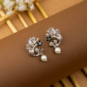 Pendientes de gota de diseño único para damas, hermosas joyas para bodas, cumpleaños y festivales a precios razonables - Product Image 3