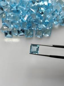 Topaze bleu ciel naturel 7 mm, coupe carrée à facettes, pierres précieuses en vrac en gros - Product Image 5