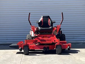 Tondeuse autoportée à braquage zéro haute performance Gravely ZT HD 48 pour l'aménagement paysager et les grandes propriétés - Product Image 2