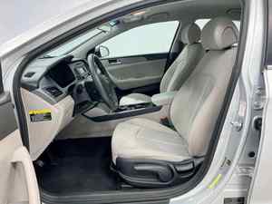 Sedán Automático Usado Barato 2024, 4.1 - 6L, Tracción en las Cuatro Ruedas, Asientos de Cuero, 150-200 CV, Techo Solar Panorámico, Cámara Trasera de 360°, Faros de Xenón - Product Image 4