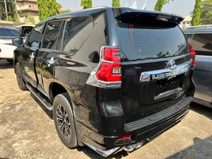 Toyota Prado 7 places de 2020 en bon état - Product Image 3