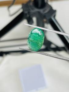 Esmeralda Natural de Zambia, Corte Ovalado, 4.24 Quilates, Piedra Preciosa de Buena Calidad, Lustre, Color Verde Agradable, Pulido Perfecto para Cualquier Joyería - Product Image 3