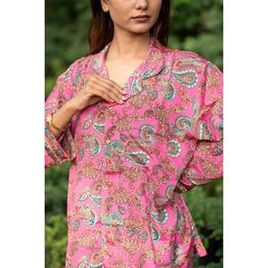 Ensemble de pyjama de luxe en soie mélangée pour femme, vêtements de détente doux et respirants avec poche latérale, sac de voyage pour demoiselles d'honneur, taille XL - Product Image 1