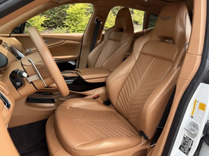 SD7VUJBW5RTV11216 2024 รถเอสยูวีหรูหรา ขับเคลื่อนสี่ล้อ เครื่องยนต์ 4.0 ลิตร ทวินเทอร์โบ V8 542 แรงม้า แรงบิด 700 นิวตันเมตร ความเร็วสูงสุด 291 กม./ชม. ไมล์น้อย รับประกันจากโรงงาน 3 ปี - Product Image 5