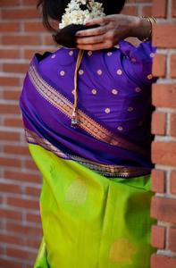 Lujosos saris de seda Jacquard pesado borde dorado elegante estilo Bollywood atuendo indio pakistaní para todas las estaciones-para fiestas - Product Image 2