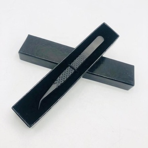 คีมหนีบขนตาปลอมสีดำแบบปรับแต่งโลโก้ได้ - Product Image 5