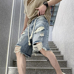 Pantalones cortos de diseñador para hombre, pantalones cortos de mezclilla rasgados, cintura alta, ajuste holgado, dobladillo crudo deshilachado, estilo de calle de moda - Product Image 2