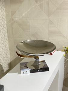 แท่นวางเค้กและขนมอบตั้งโต๊ะคุณภาพสูงสีเงินสแตนเลสขัดเงาทำด้วยมือ - Product Image 3