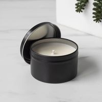 Pot de bougie en cire métallique à finition antique avec texture rustique idéal pour la décoration de ferme et les intérieurs à thème vintage toujours