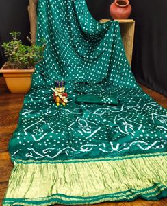 El último diseñador Pure Gaji Silk Bandhani Printed Work Saree de Fab Zone - Product Image 5