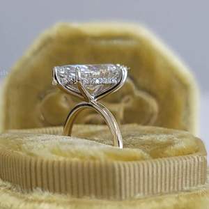 Anillo de compromiso de lujo con halo de moissanita de corte marquesa en plata de ley 925 para mujer, certificado por terceros - Product Image 2