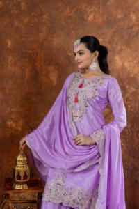 Impresionante traje de fiesta Salwar para adultos Vestido DE TRABAJO bordado con Secuencia de seda Chinon ¡Prepárate para brillar! Ropa India pakistaní - Product Image 5