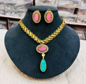 Élégant collier en pierre doublet polonais doré pour femme, parfait pour les mariages, les fêtes et les occasions spéciales, collier minimal - Product Image 2