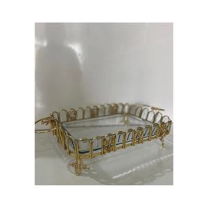 Vague japonaise Plat de présentation rectangulaire en verre pyramidal Laiton doré Vaisselle de salle à manger élégante - Product Image 1