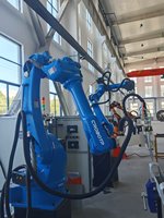 Machine de soudage laser robotisée à 6 axes avec double alimentation de fil push-pull pour le soudage de l'acier et de l'aluminium