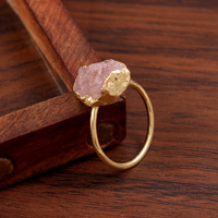 Bague en quartz rose brut plaqué or, style bohème, pierre naturelle, bijou statement pour tous les jours, unisexe