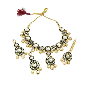 Ensemble de collier en or plaqué Kundan Polki avec pendentif en forme de goutte de diamant taillé en poire pour les mariages - Product Image 4