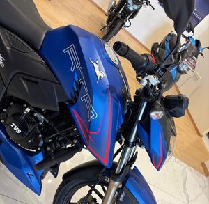 Ventes automobiles : Motocyclettes Apache RTR 200 4v Motorsports en vente et prêtes à l'exportation - Product Image 5