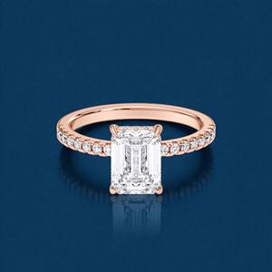 2.30 CaratE-F/VVS-VS Moissanite Emerald & Round Cut Diamond Prong Set Solitaire Bague de fiançailles en argent pour femme - Product Image 4