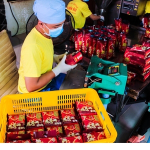 Polvo de café Lam Chan Au de Vietnam, precio razonable, ingredientes alimentarios saludables, sin productos químicos ni conservantes, sabor suave - Product Image 6