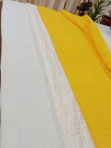 Edredón de algodón reutilizable Kantha, edredón amarillo sólido, manta suave acolchada hecha a mano cosida a mano - Product Image 6
