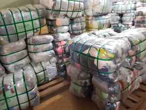 Camisas de Poliéster/Algodón de Segunda Mano en Fardos de Ropa Usada Mixta para Bebés en el Reino Unido - Product Image 6