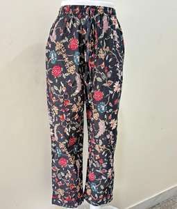 ชุดนอนผ้าฝ้ายพิมพ์ลายดอกไม้สำหรับผู้หญิงสีดำกับชุดนอนแบบลำลองกางเกงผ้าฝ้ายทรงตรง - Product Image 6