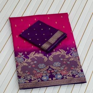 Sari de Seda Pesada VASTRA COTTAGE con Tejido Meenakari Zari en el Cuerpo, Pallu con Borde de Tubo, Borlas y Blusa en Contraste - Product Image 1