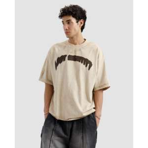 Camiseta Oversize Lavada con Efecto Desgastado, 100% Algodón Jersey de Tejido Pesado (280-300 Gramos), Estilo Cut & Sew, Camisetas Estampadas - Product Image 1