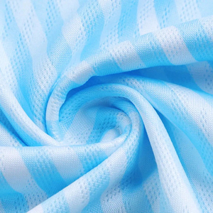 ชุดเสื้อฟุตบอลผู้ใหญ่แบบกำหนดเองได้ ระบายอากาศ แห้งเร็ว แขนสั้น โพลีเอสเตอร์ 100% สีและโลโก้ตามสั่ง - Product Image 6