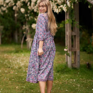 Nouvelle robe mini en velours bohème Florie, robe à fleurs imprimée à la main, bleu rose, décontractée, faite à la main, taille naturelle, mode éthique - Product Image 1