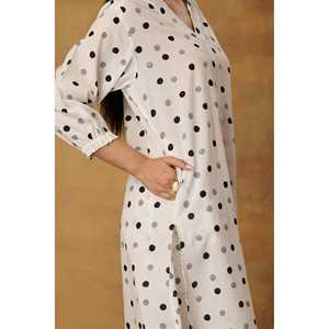 Conjunto de Kurta Clásico con Estampado de Puntos Blancos, Tela Crepé, Manga Tres Cuartos, Blusa de Uso Diario con Decoración de Abertura Lateral - Product Image 5