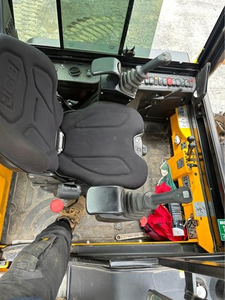 Chargeuse-pelleteuse compacte JCB 1CX, mini-chargeuse frontale avec excavateur arrière, moteur diesel, moment de charge élevé pour la construction et l'agriculture - Product Image 3